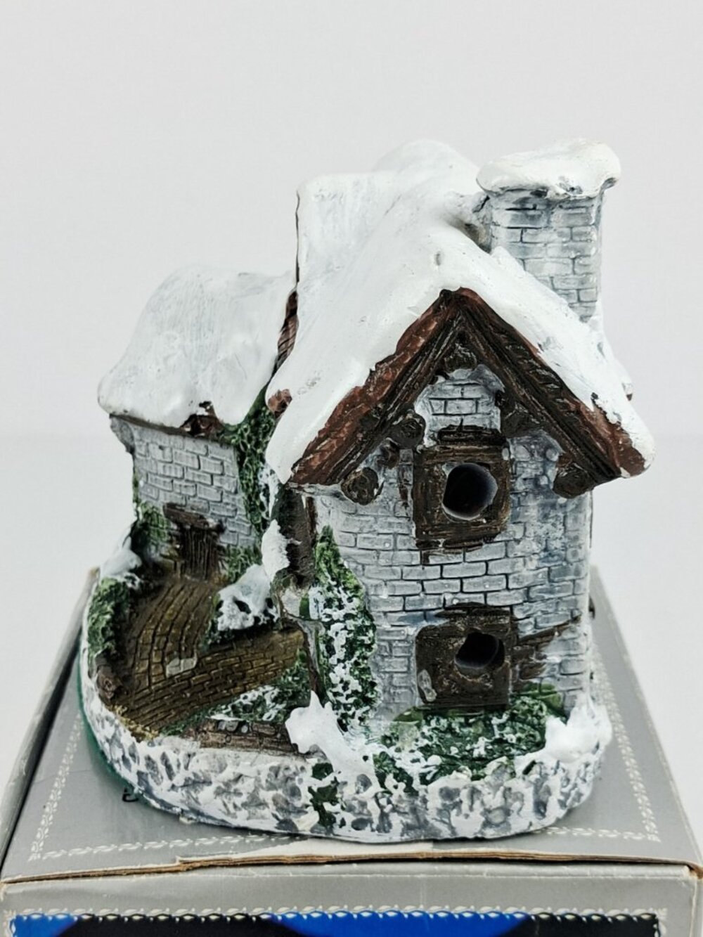 VTG Cottage Charmers Lighted Resin Snow House Battery Christmas Village - Picture 6 of 13